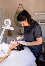 Load image into Gallery viewer, Deep Pore Cleansing Facial
